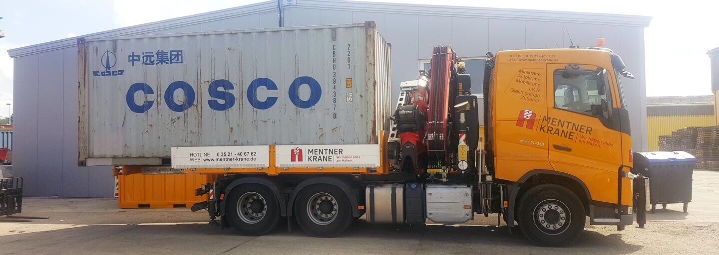 Europaweiter Containertransport mit unserer Sattelzugmaschine mit Ladekran…